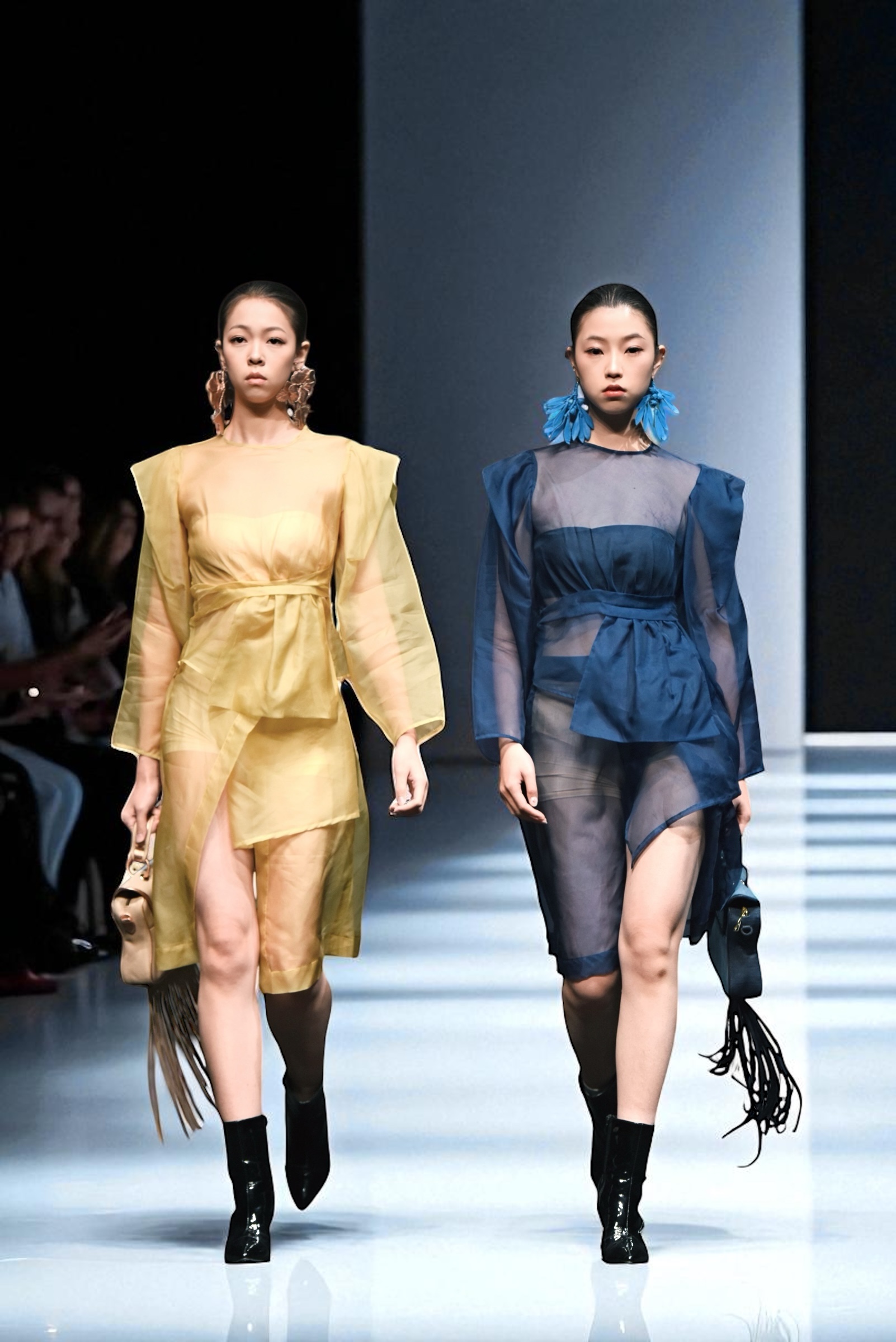 Look 3